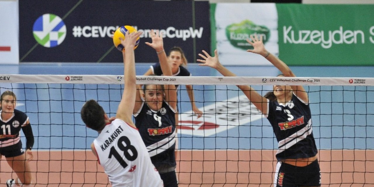 2021 CEV Challenge Kupası: Türk Hava Yolları: 3 - OK Kastela: 0