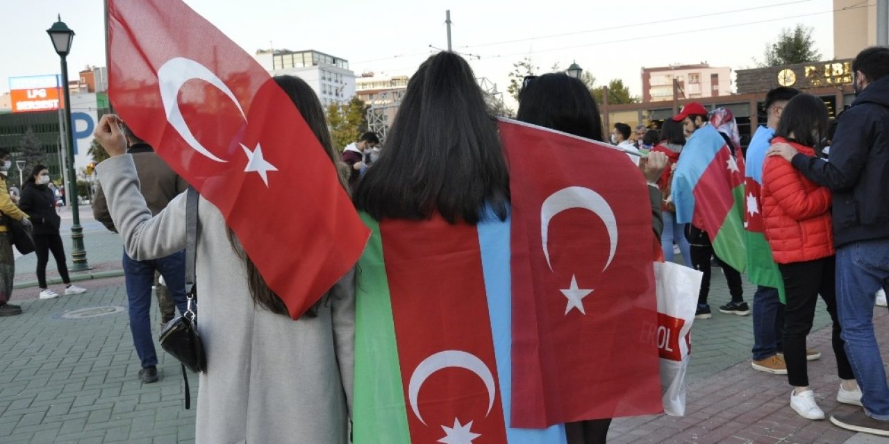 Azerbaycan’ın zaferi Eskişehir’de coşkuyla kutlandı