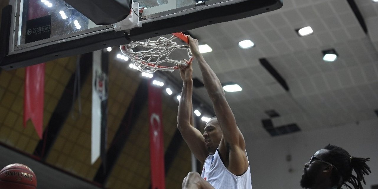 7DAYS EuroCup: Bahçeşehir Koleji: 67 - UNICS Kazan: 70