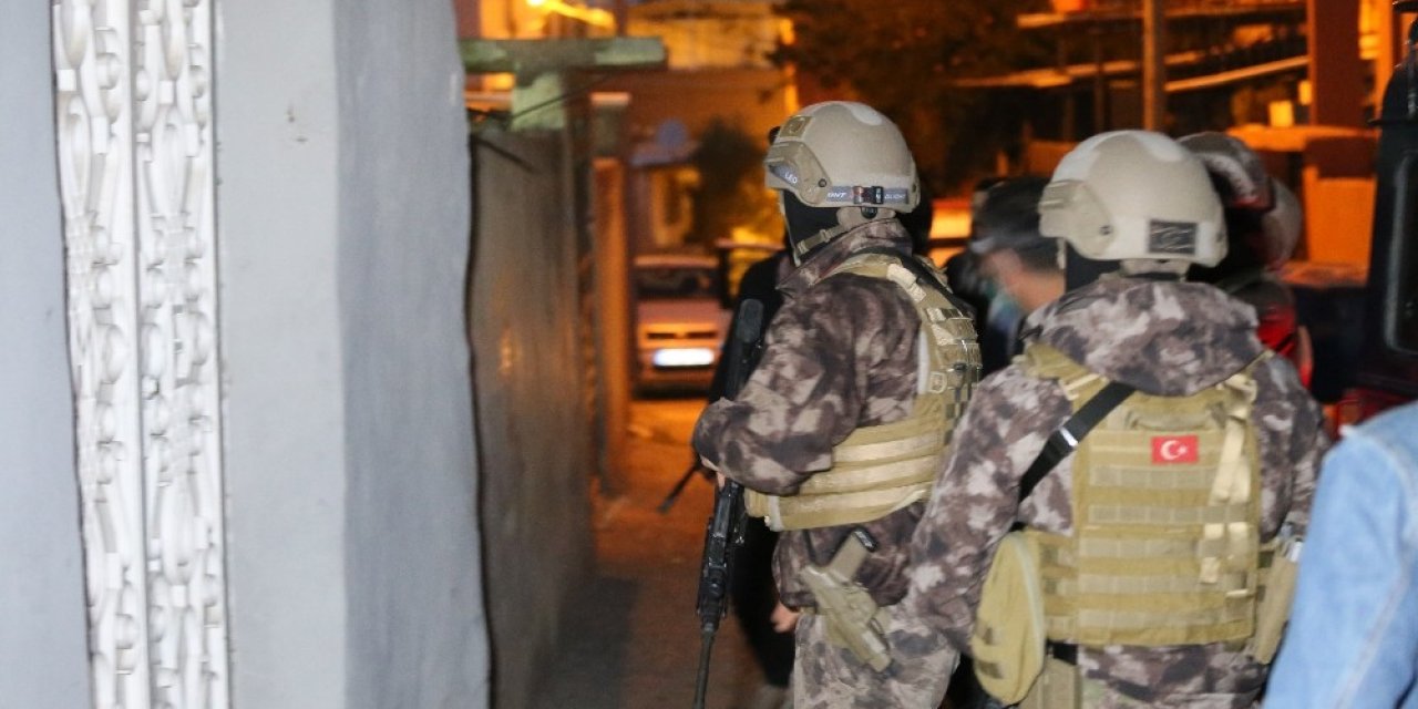 Aranan şahıslara şafak operasyonu