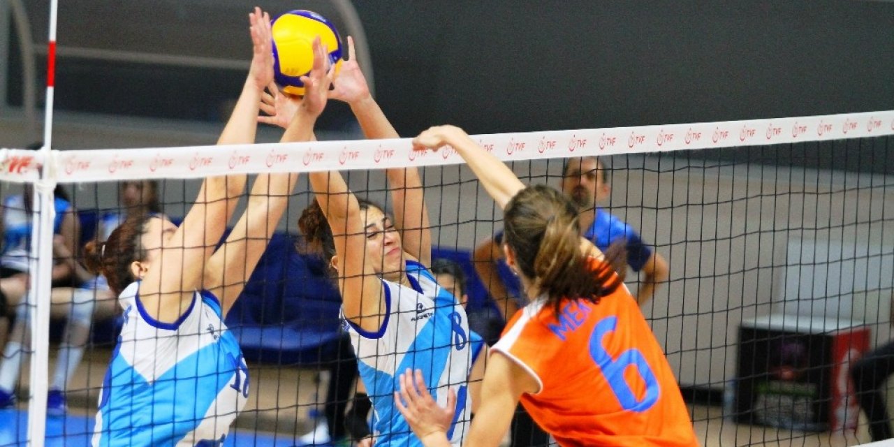 Büyükşehir Kadınlar Voleybol Takımı yoluna yenilgisiz  devam ediyor