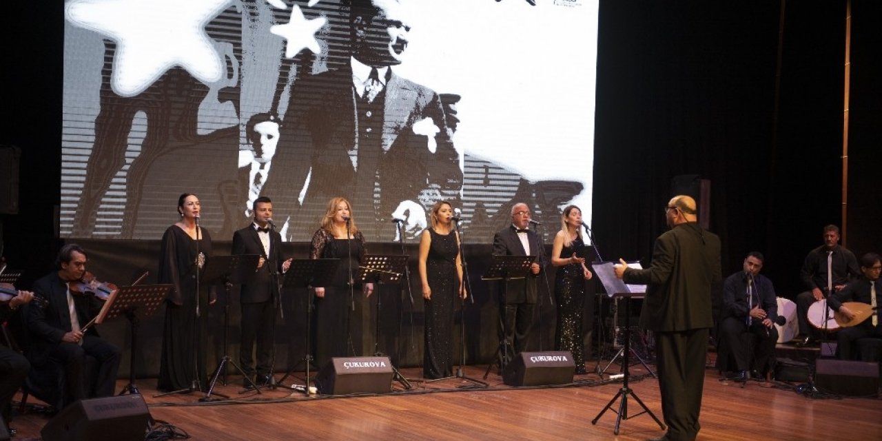 Atatürk, Mersin’de sevdiği şarkılarla anıldı