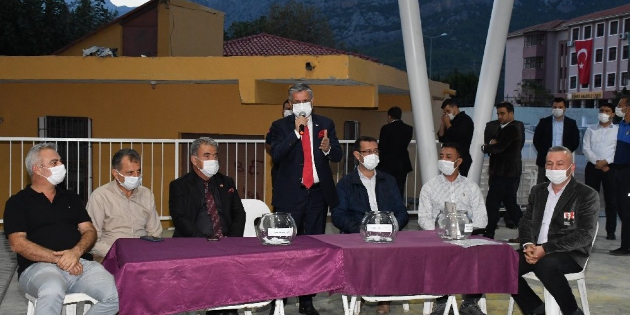 Kemer’de pazar esnafı yeni yerlerine kavuştu