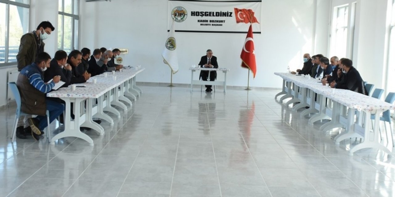 İnönü Belediyesi muhtarlarla istişare toplantılarına devam ediyor