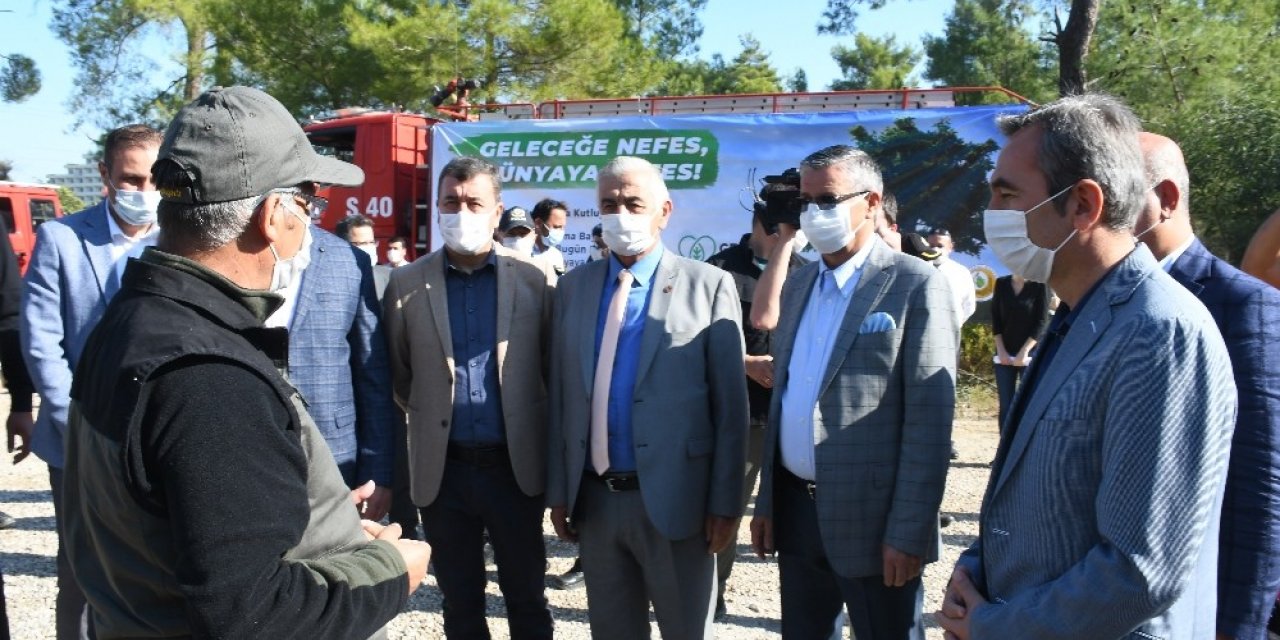 Kemer’de fidan dikim etkinliği