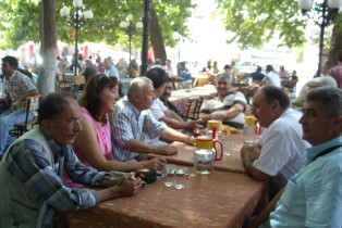 Sücüllü'de  dostlarla