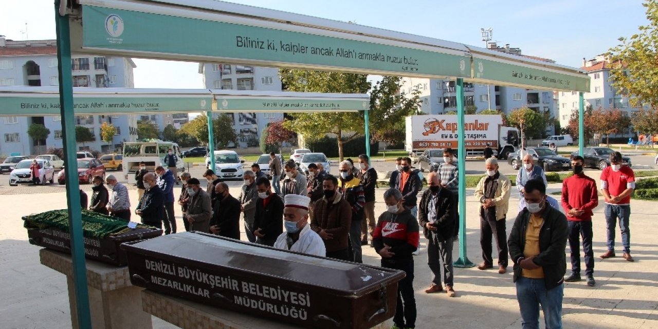 16 gün sonra rögarda ölü bulunan çift toprağa verildi