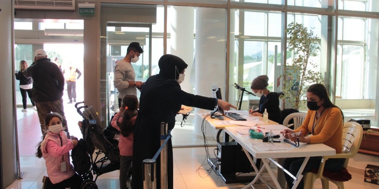 Çadır alanlarında büyük beden ve kışlık kıyafet ihtiyacı