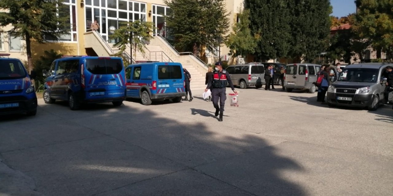 Yaşlı çift cinayetinde gözaltına alınan 6 kişi adliyeye sevk edildi