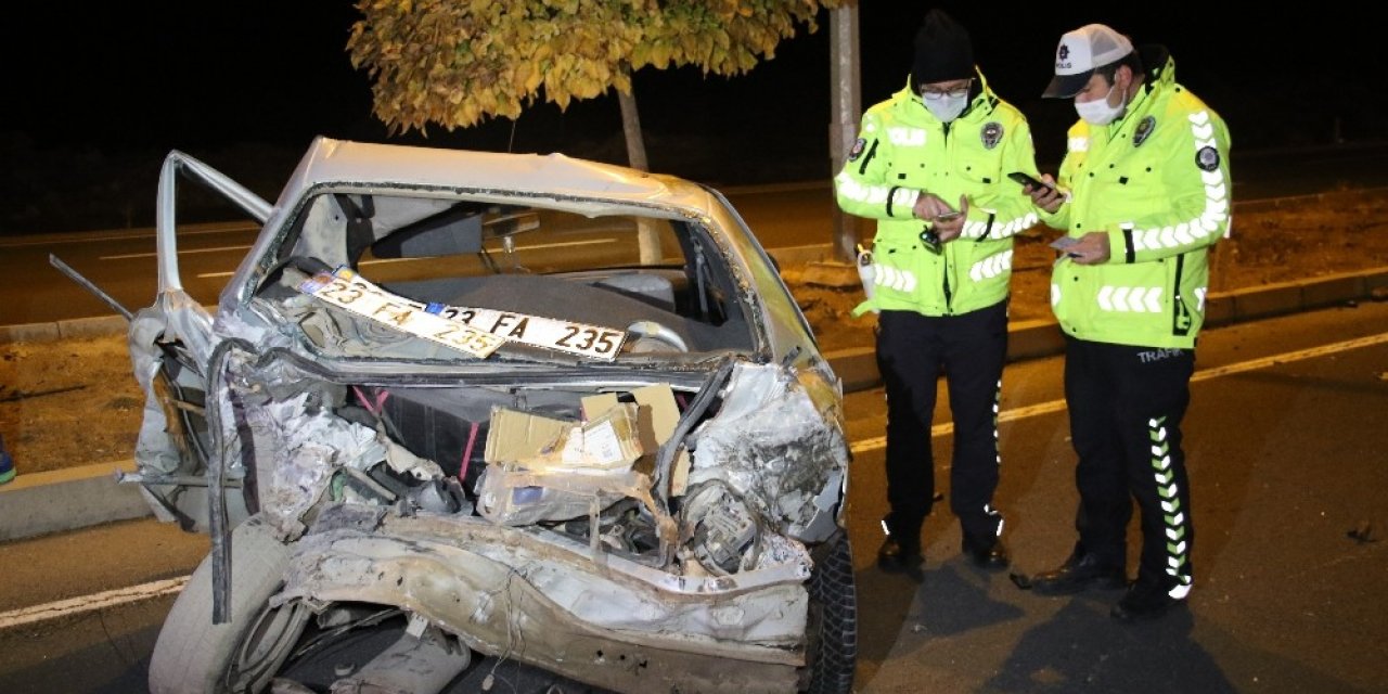 Elazığ’da otomobiller hurdaya döndü: 7 yaralı