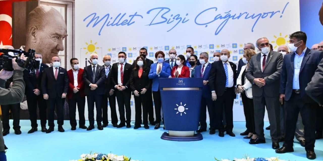 İYİ Parti Genel Başkanı Akşener: "Gittikçe artan bir sesle milletimiz bizi çağırıyor"
