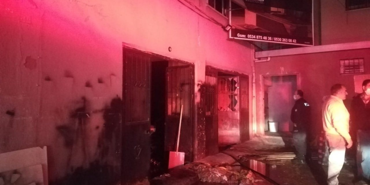 3 katlı mobilya atölyesinde korkutan yangın