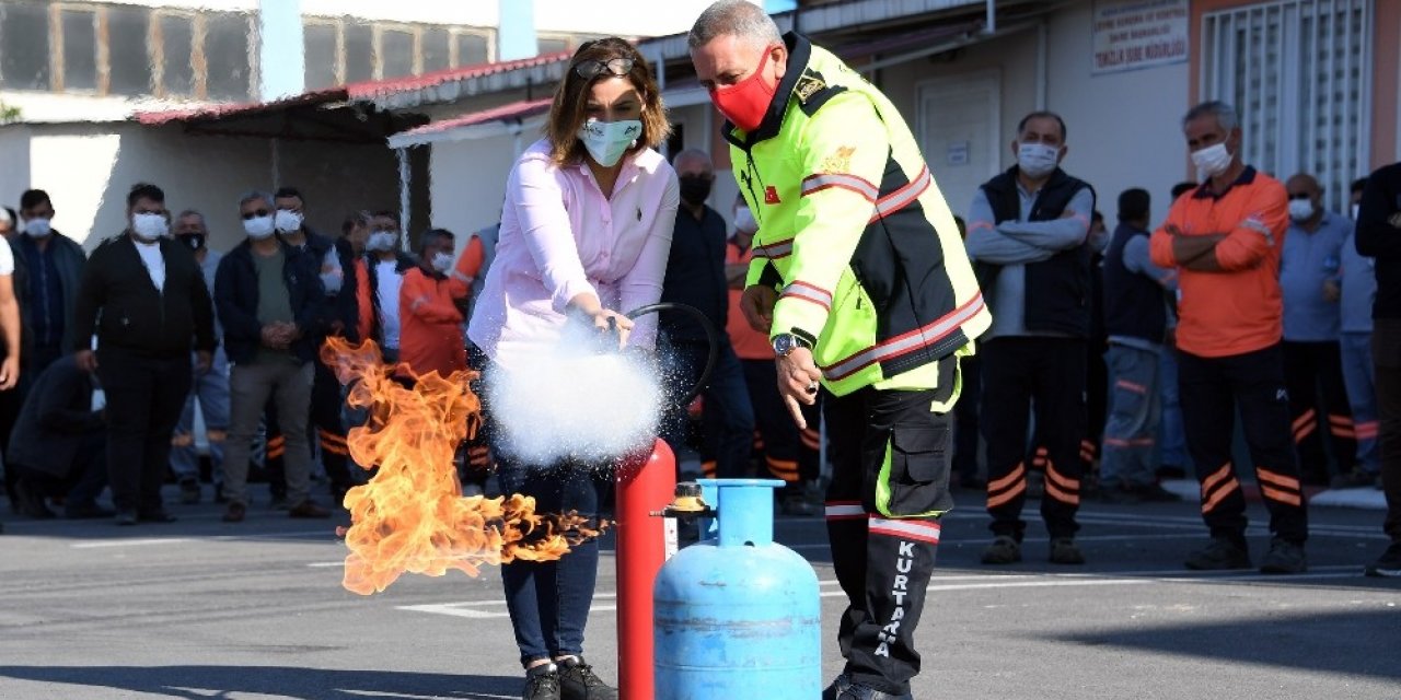 Mersin Büyükşehir Belediye personeline yangın tatbikatı
