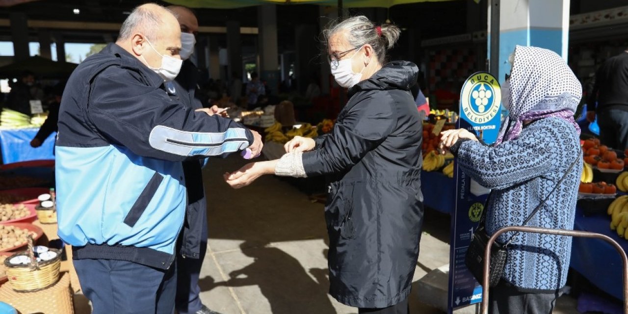 Vakaların arttığı İzmir’de pazar yerlerindeki denetimler sıklaştırıldı