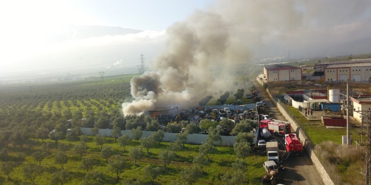 Bursa’da geri dönüşüm fabrikasında korkutan yangın