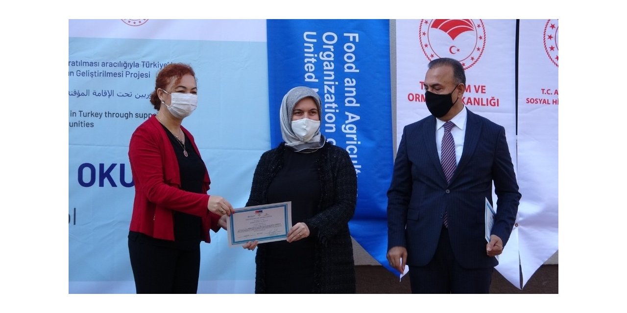 Bursa’da Uygulamalı Çiftçi Okulu ilk sertifikalarını verdi