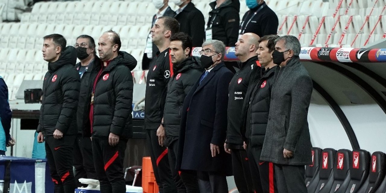 Şenol Güneş temastan kaçamadı!