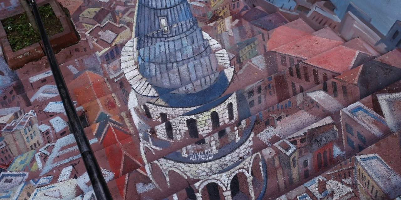 Beyoğlu’nda merdivenler sanata dönüştü