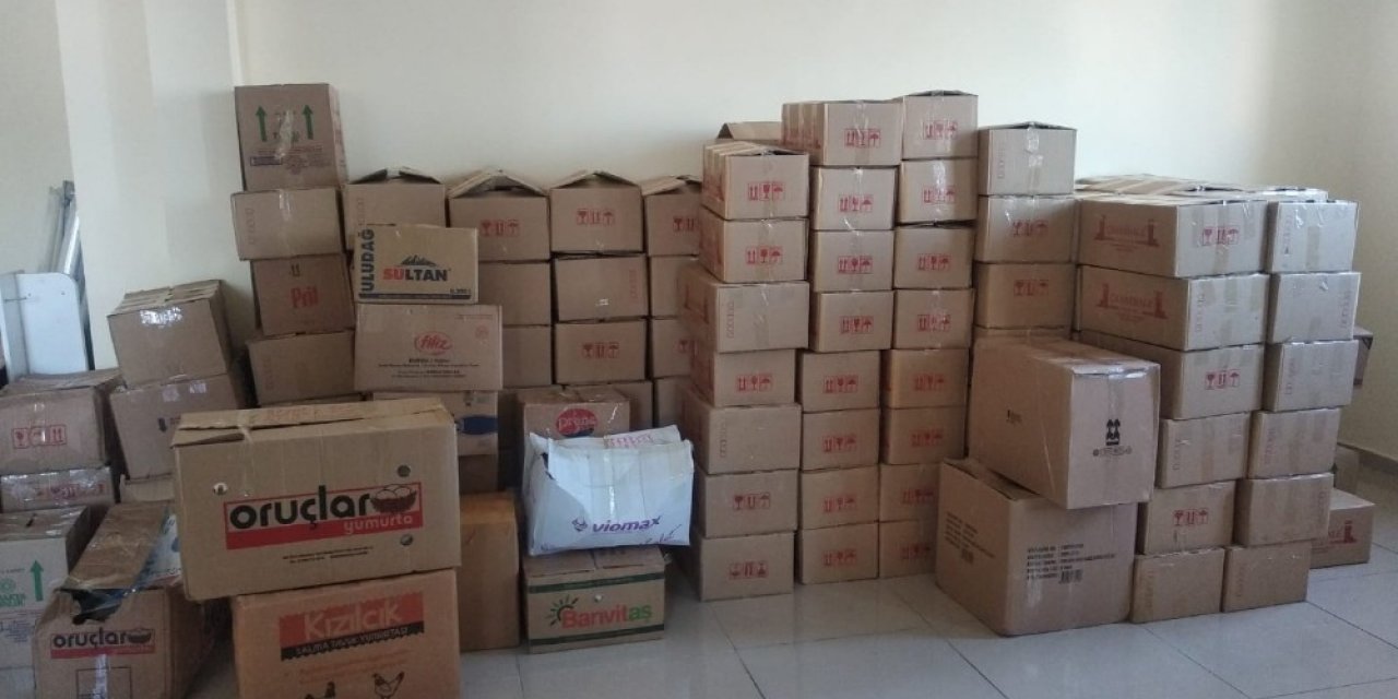 Ayvacık’taki okullardan İzmir’e 368 yardım kolisi
