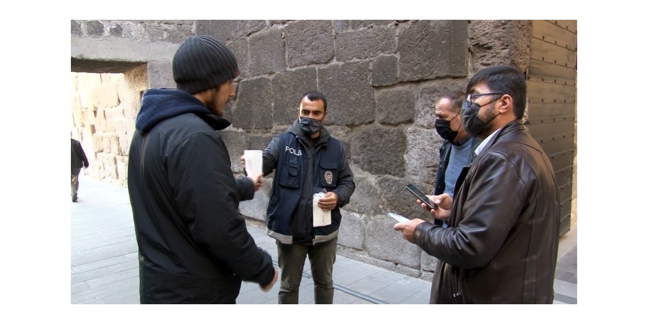 Kayseri’de kamuya açık alanlarda, maske ve sigara denetimi yapıldı