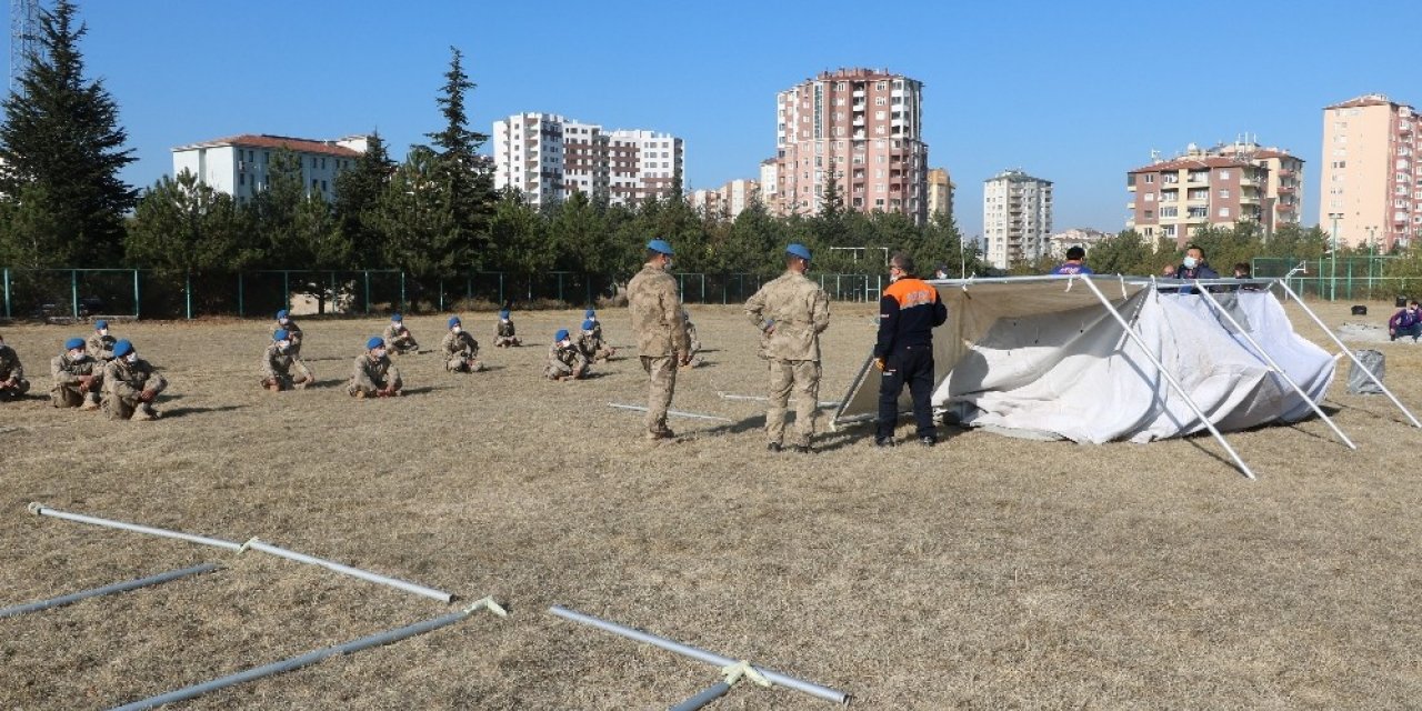 Jandarmadan uygulamalı “Doğal Afetler ve Çadır Kurma” eğitimi