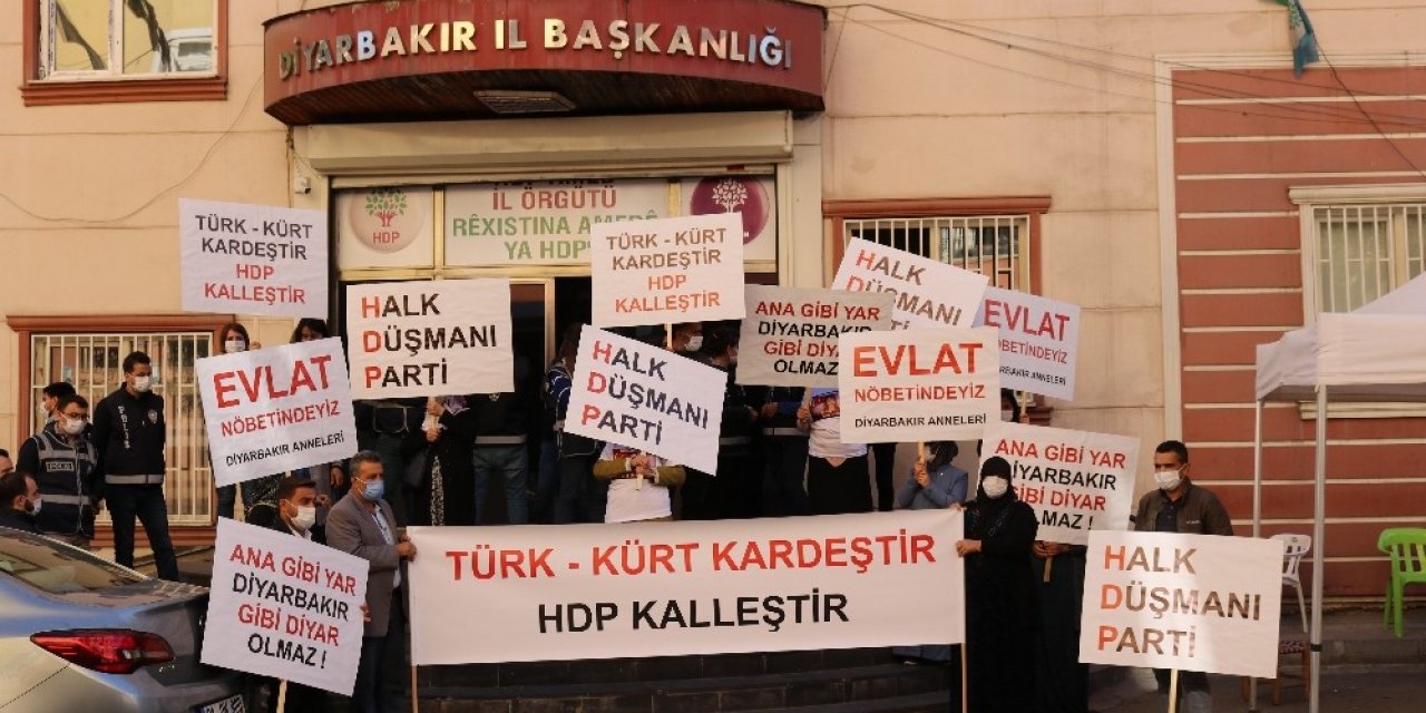 HDP yöneticilerinin ’Seçilmiş delegelerimizin isimleri var’ dediği defterde farklı kategorilerde aranan teröristler çıktı