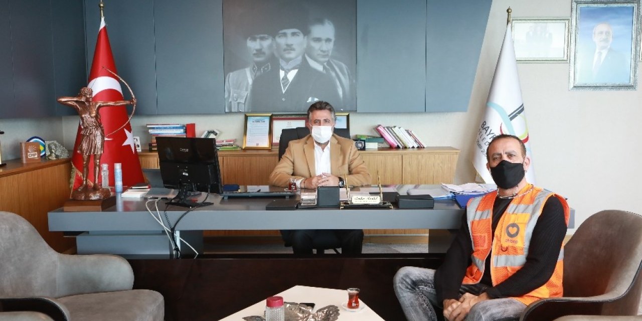 Haluk Levent, depremzede 20 aileye kira desteğinde bulunacaklarını açıkladı