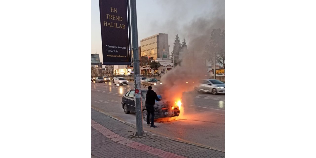 Bursa’da trafikte bir araç alev alev yandı