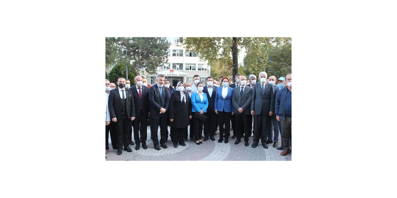 İYİ Parti Genel Başkanı Meral Akşener, Osmaneli’nde esnafı dinledi