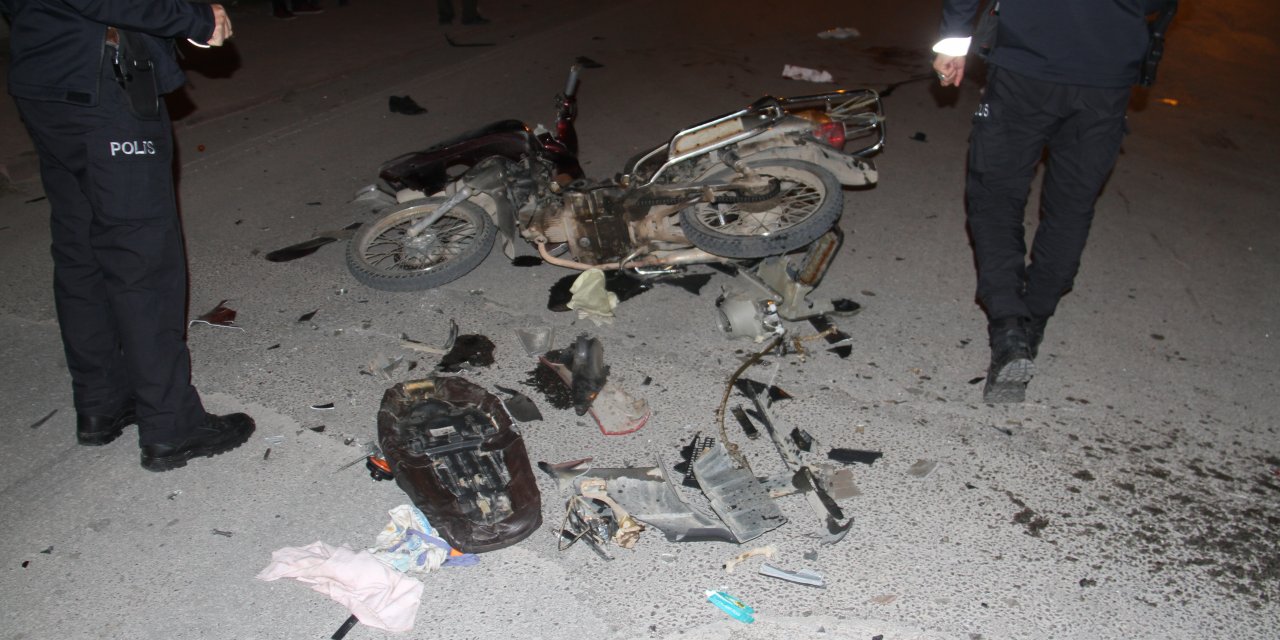 Konya'da feci kaza! Otomobille çarpışan motosikletteki Suriyeli aile ağır yaralandı