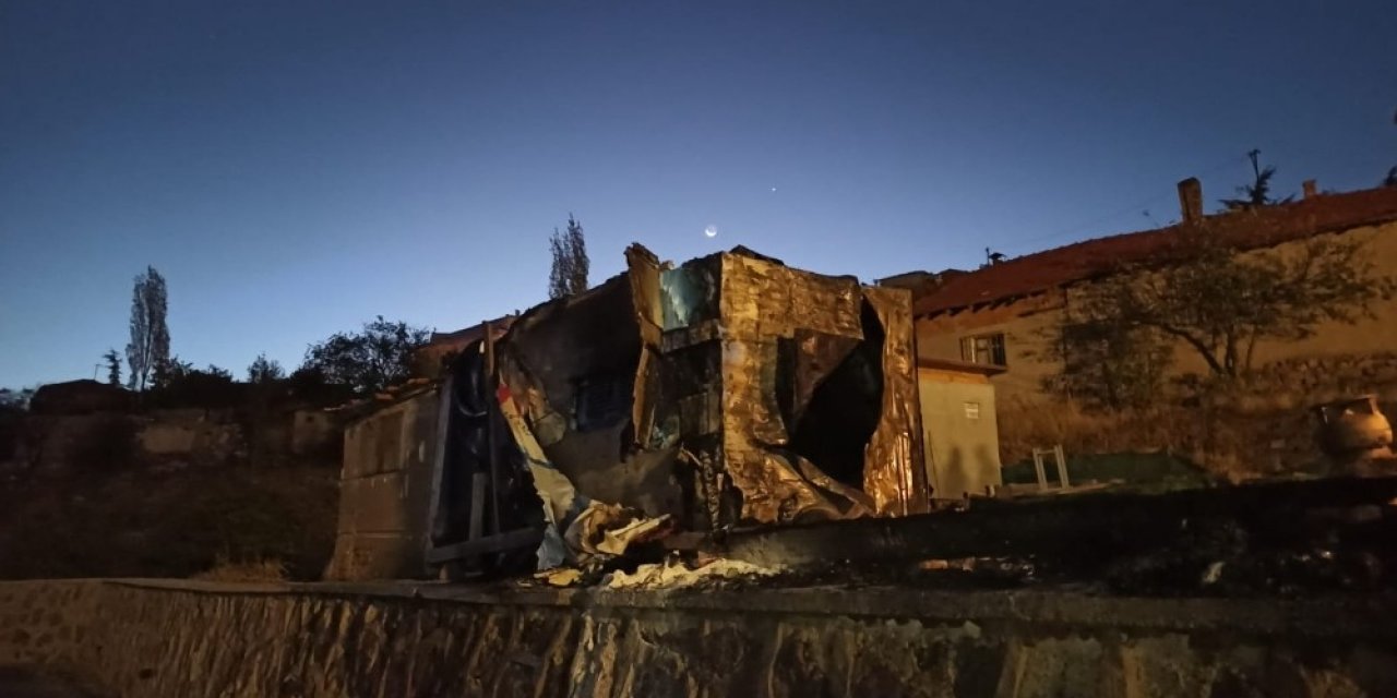 Ankara’da yanan kulübedeki tüp patladı: 1 kişi yaralandı, 24 güvercin telef oldu