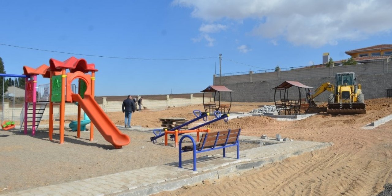 Başkan Altun, çocukların yüzünü güldürmeye devam ediyor