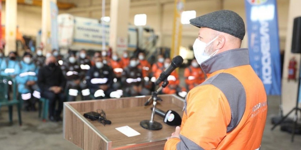 Çolakbayrakdar, daha iyi hizmet için işçilere kışlık kıyafet dağıttı