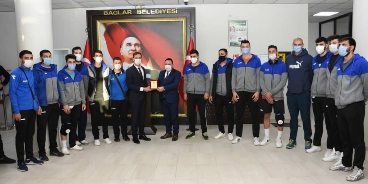 Asur Gençlik Spor Kulübü, Başkan Hüseyin Beyoğlu ile bir araya geldi