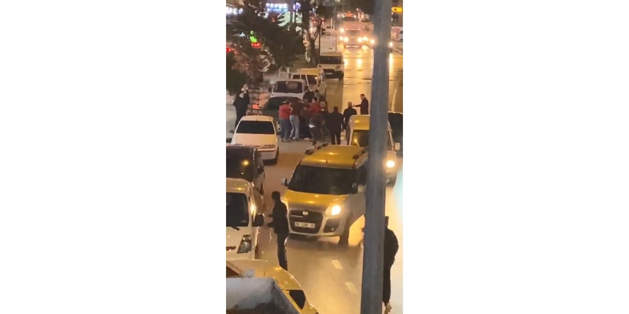 Yan bakma kavgası korona virüsü unutturdu