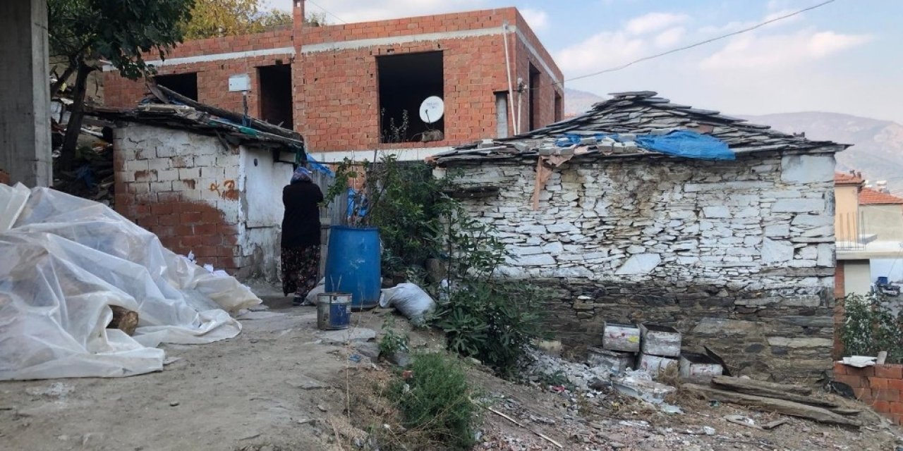 71 yaşındaki adam karısını baltayla öldürdü
