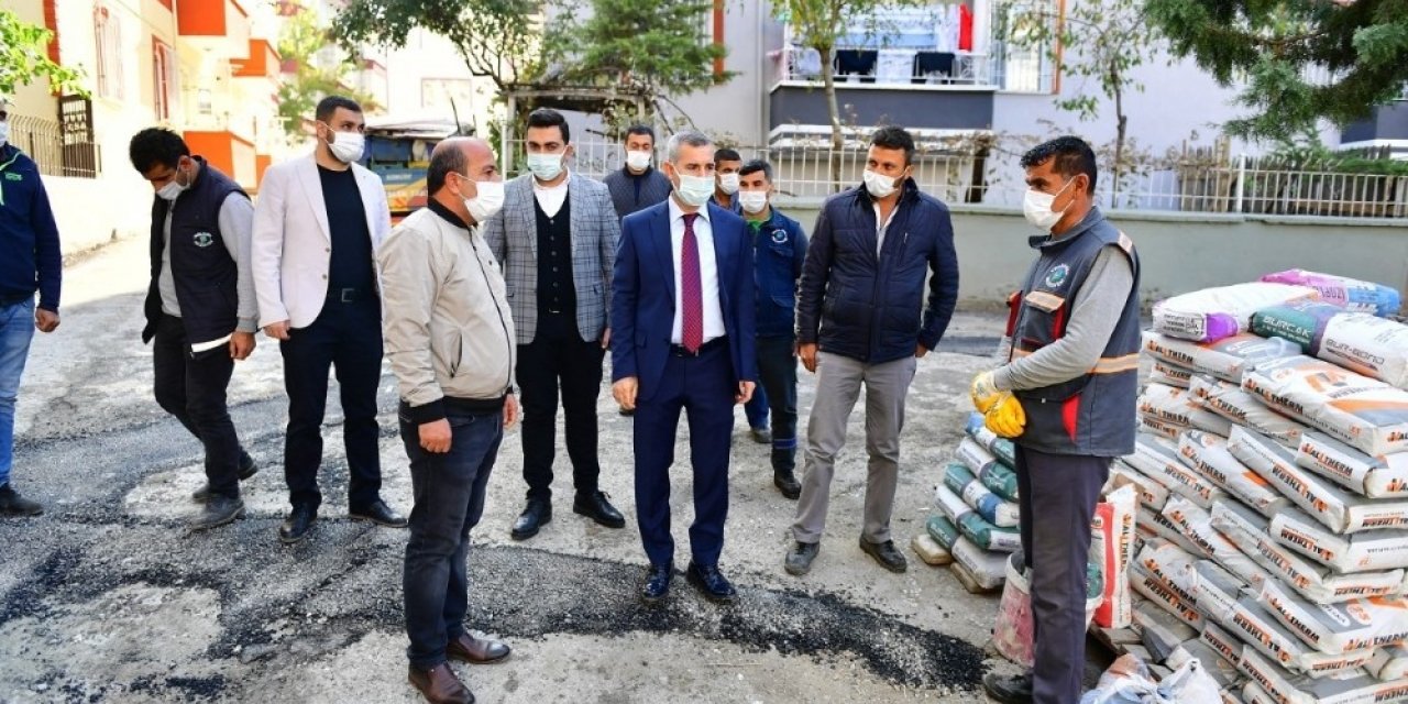 Başkan Çınar, yol ve kaldırım yenileme hizmetlerini inceledi
