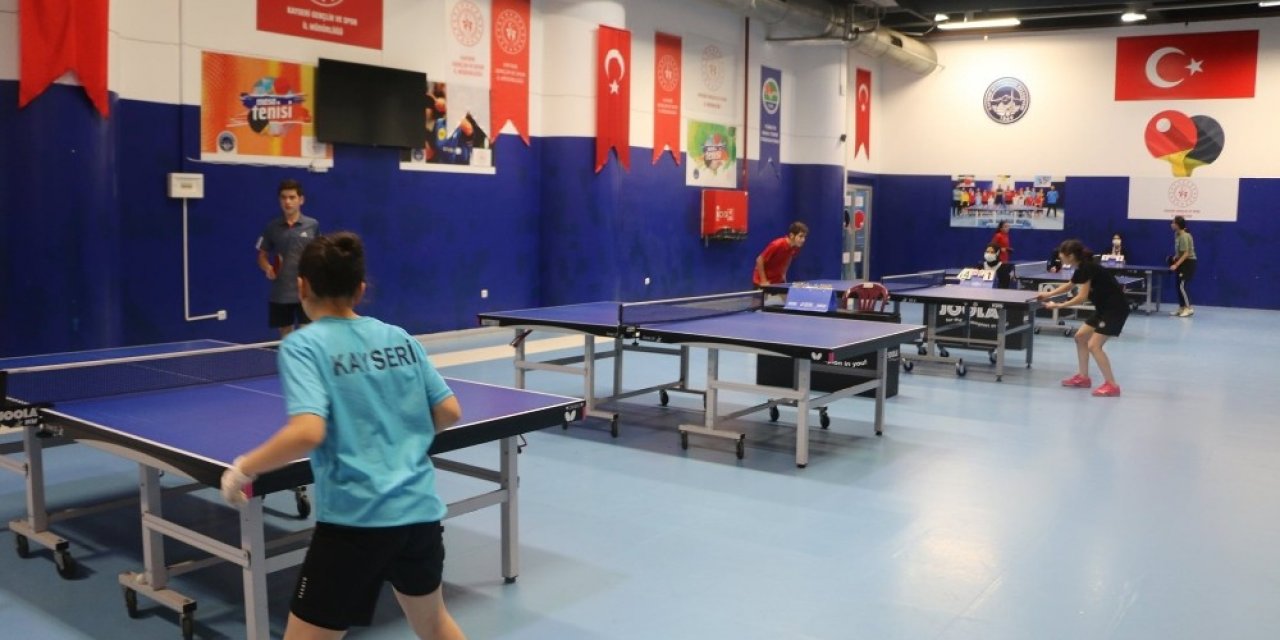 10 Kasım Atatürk’ü Anma Masa Tenisi turnuvası tamamlandı