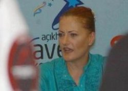 Candan Erçetin hayranlarını üzdü