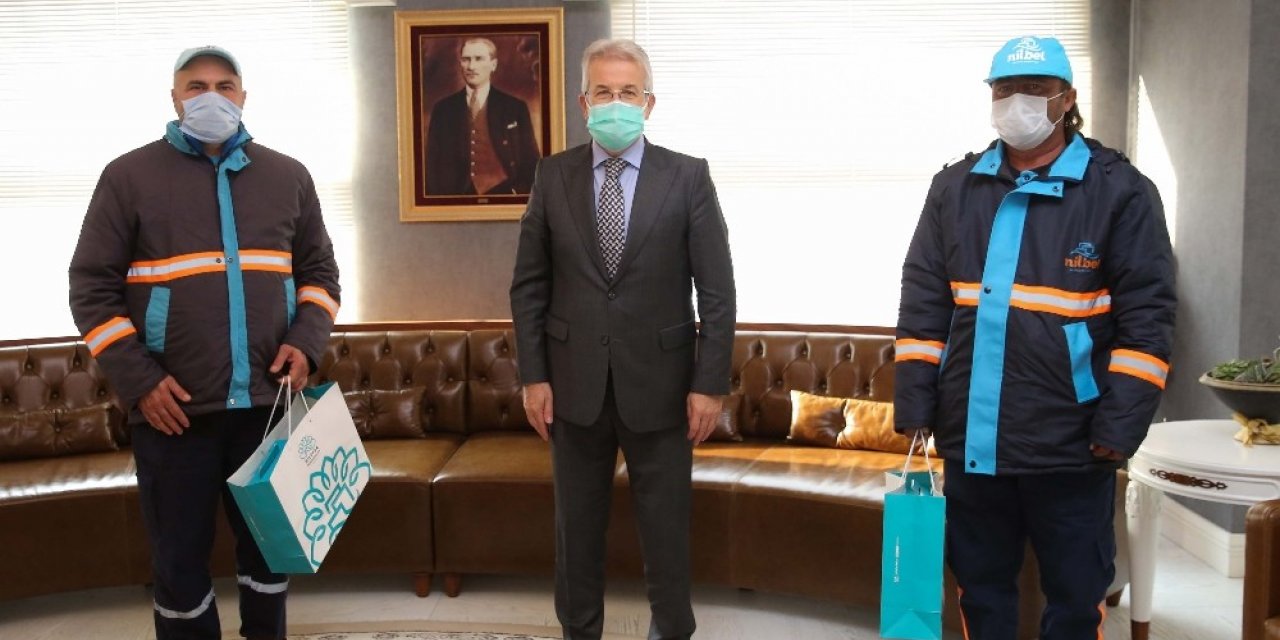 Erdem’den temizlik işçilerine ödül