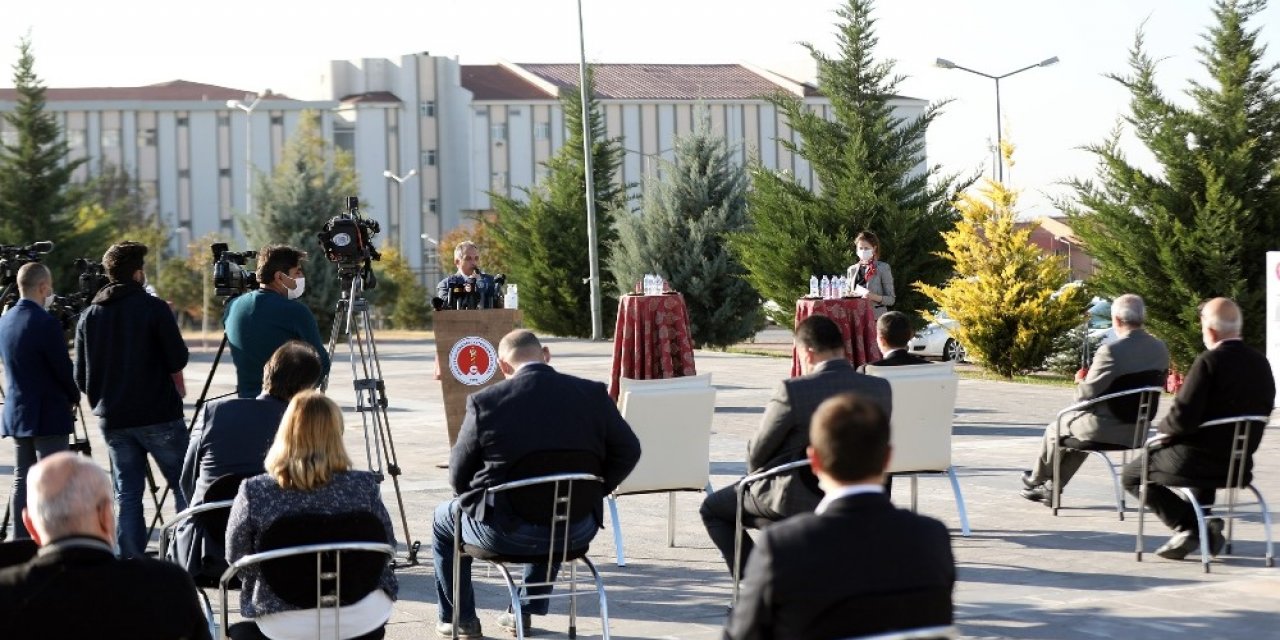 Başkan Yalçın’a ‘Yılın Hayvanseveri’ beratı