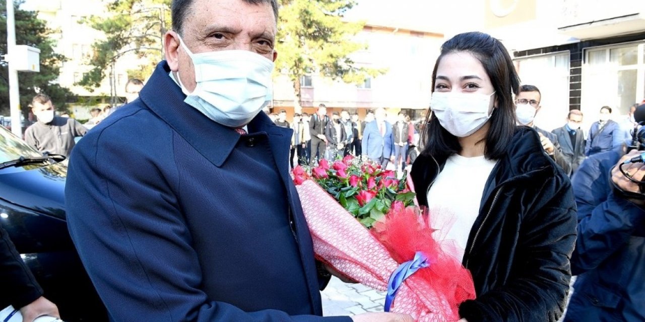 Başkan Gürkan öğrencilerle buluştu