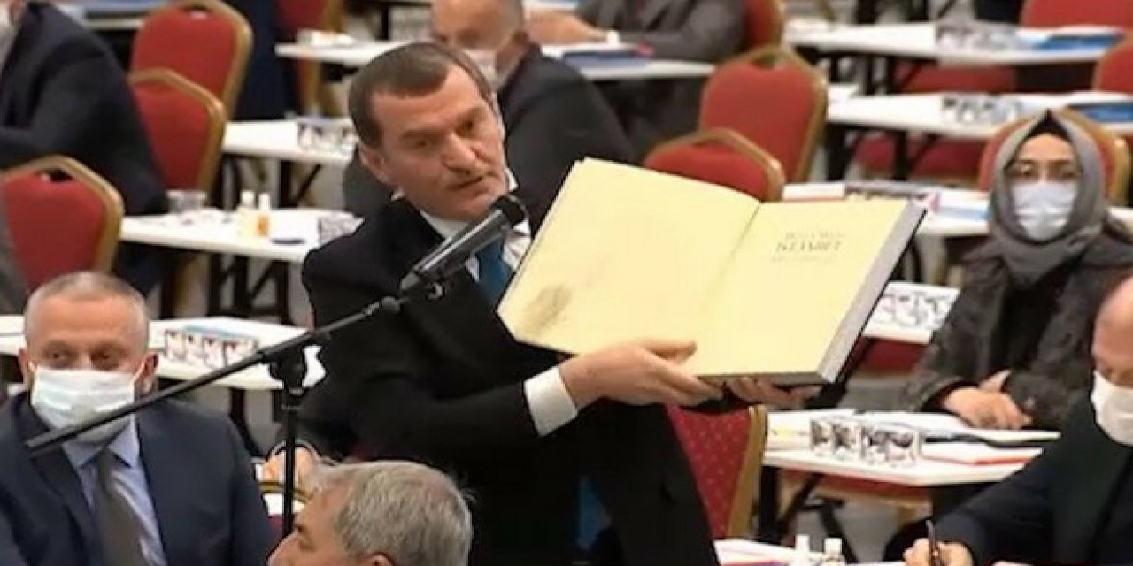 İBB dağıttığı kitaplardan künye sayfalarını kopardı! Yayıncılar tepkili