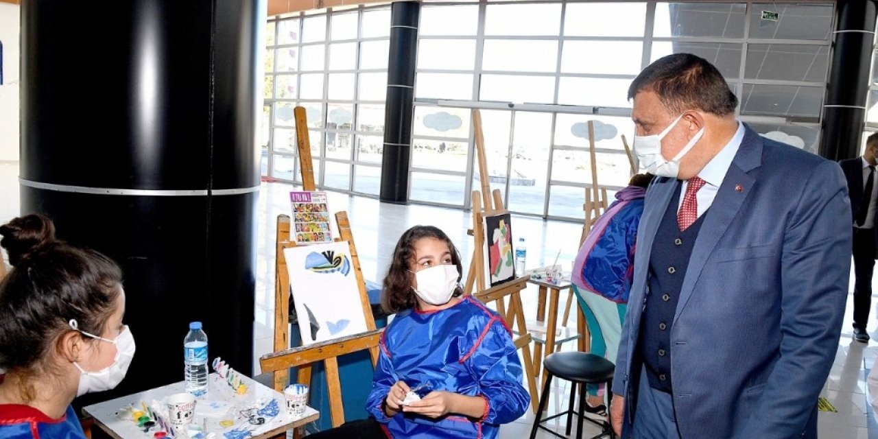 ‘Büyük yürekli ressamlar buluşuyor’ programı gerçekleştirildi