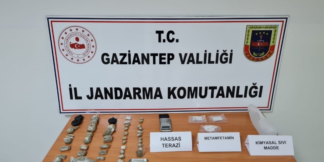 Jandarma’dan uyuşturucu tacirlerine şafak baskını