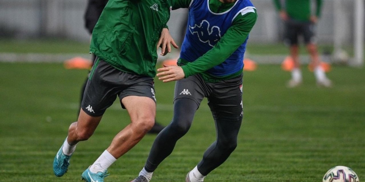 Bursaspor, Adanaspor maçı hazırlıklarını taktik antrenmanla sürdürdü