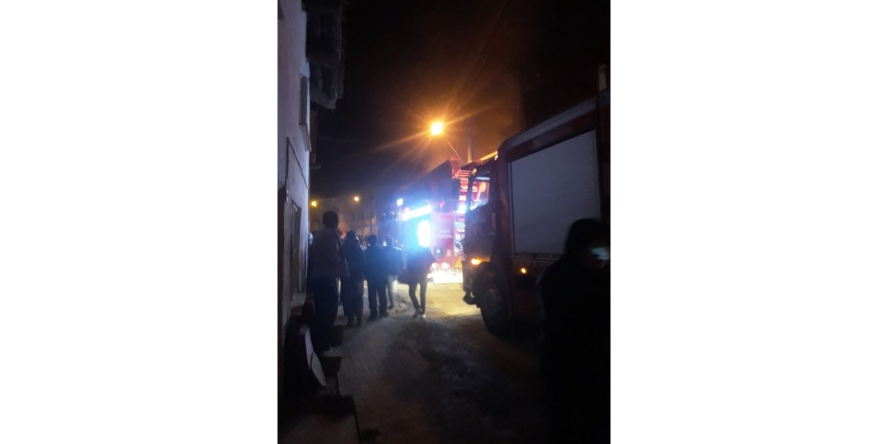 Bursa’da iki katlı ev alevlere teslim oldu