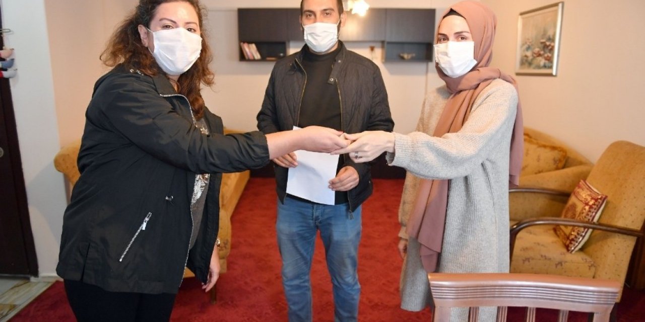 Ev aldıktan sonra depreme yakalandılar, evleri hasar alan çift için duygulandıran destek