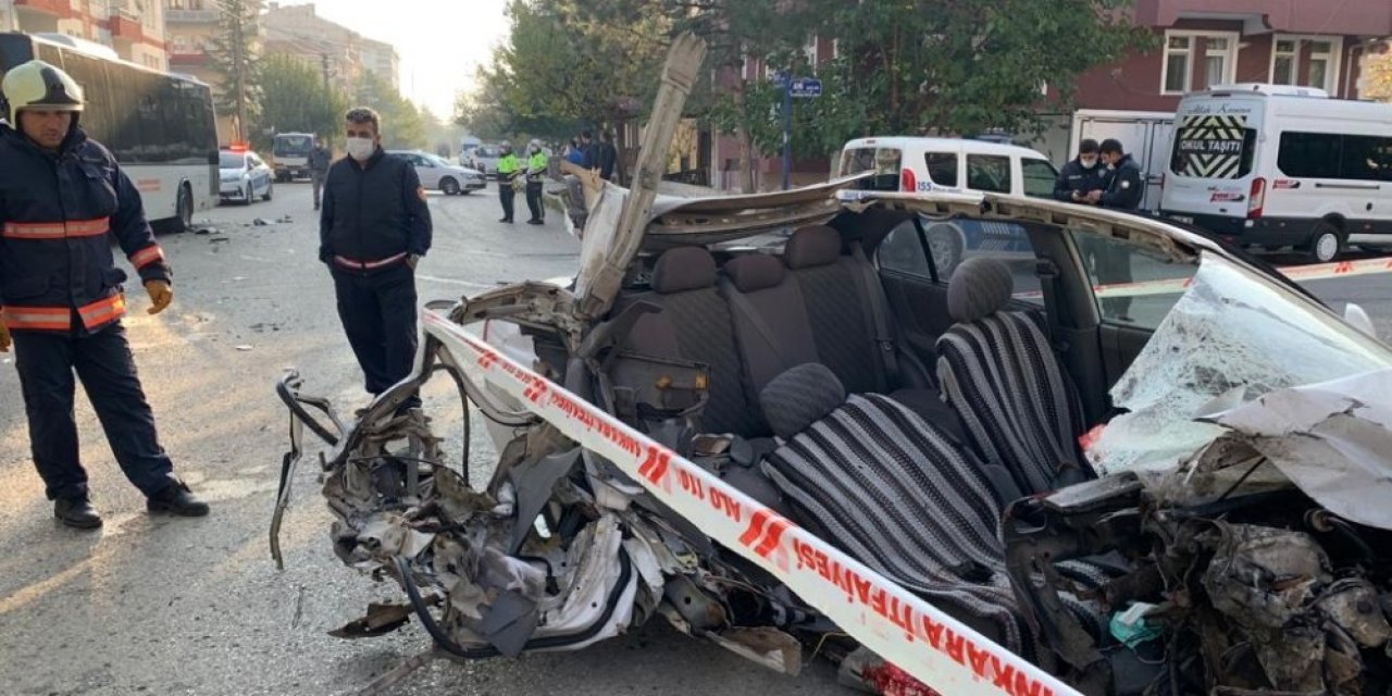 Başkent’te otobüse çarpan araç sürücüsü ağır yaralandı