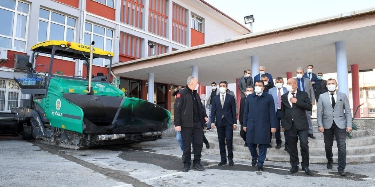 Malatya Büyükşehir, Malatya Lisesi’nde bahçe düzenlemesi gerçekleştirdi
